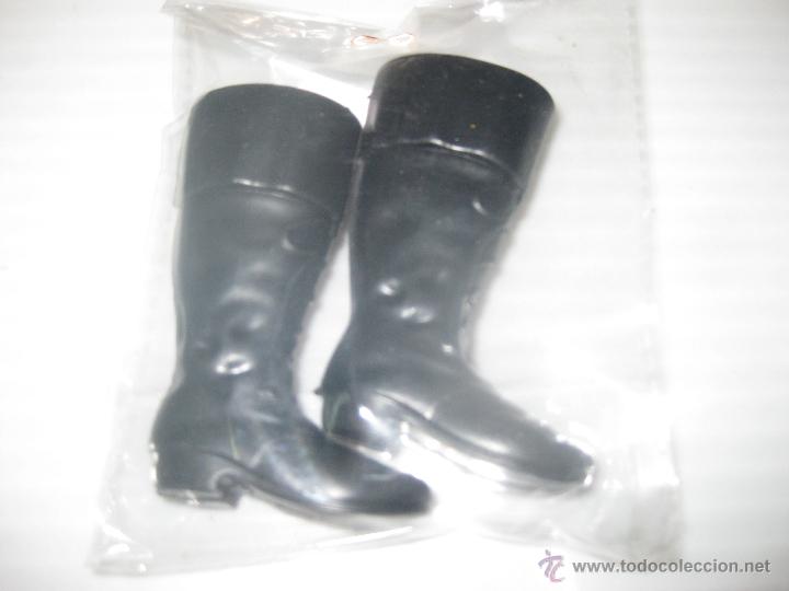 Barbie y Ken: botas larga kent - Foto 1