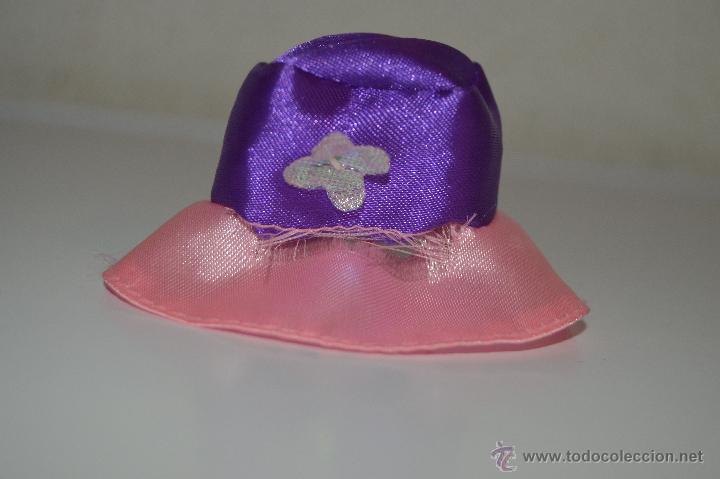 Barbie y Ken: precioso gorro de mu&ntilde;eca barbie - Foto 1