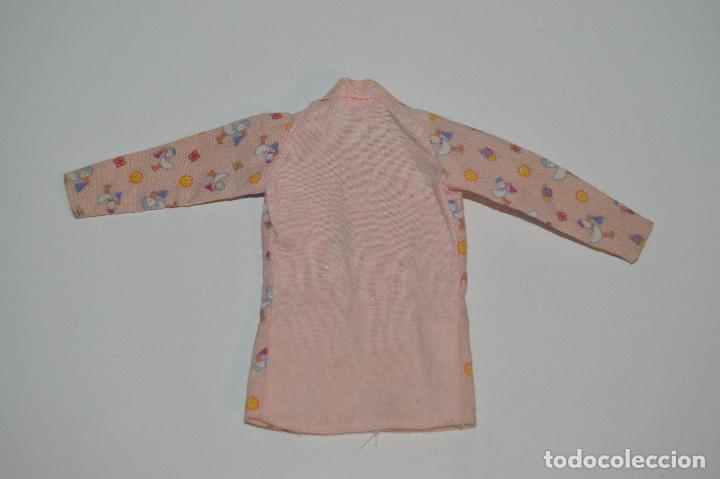 Barbie y Ken: Camisa bata de mu&ntilde;eca barbie - Foto 2