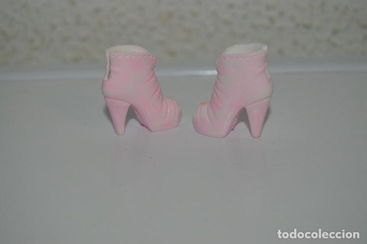 Barbie y Ken: Zapatos de mu&ntilde;eca barbie - Foto 3