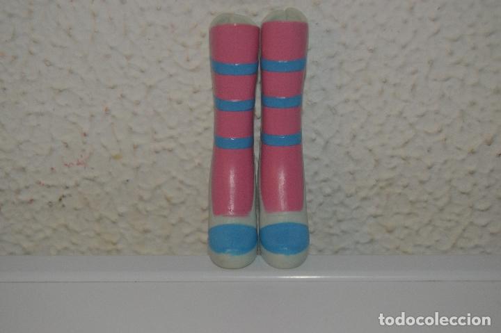 Barbie y Ken: Botas zapatos de mu&ntilde;eca barbie - Foto 2