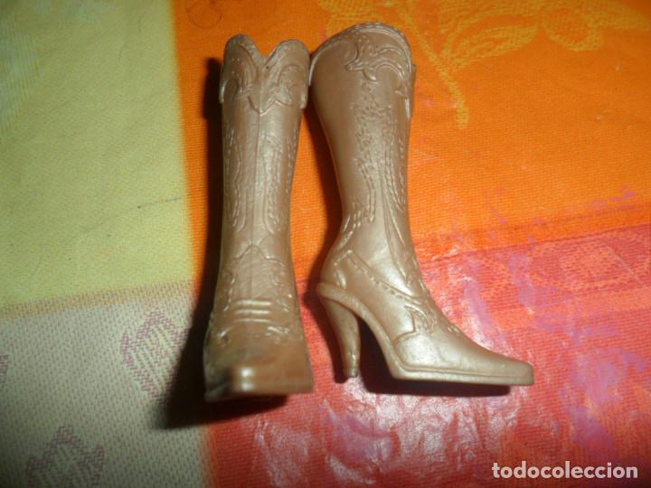Barbie y Ken: BOTAS CAMPERAS MARRONES BARBIE - Foto 3