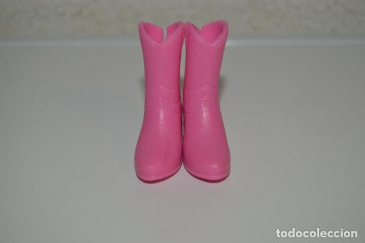 Barbie y Ken: preciosas botas de mu&ntilde;eca barbie cn1 - Foto 1