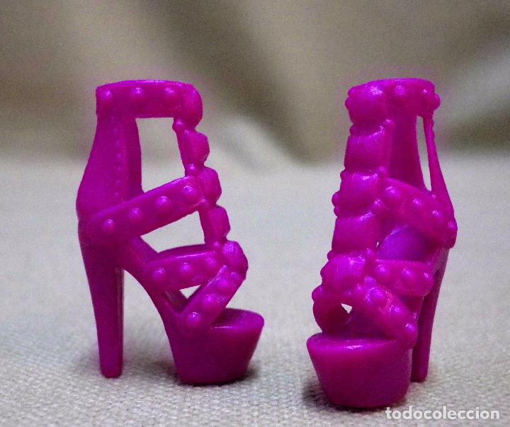 Barbie y Ken: COMPLEMENTO PARA MU&Ntilde;ECA BARBIE, ZAPATO - Foto 2