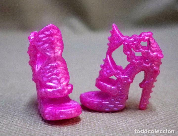 Barbie y Ken: COMPLEMENTO PARA MU&Ntilde;ECA BARBIE, ZAPATO - Foto 1