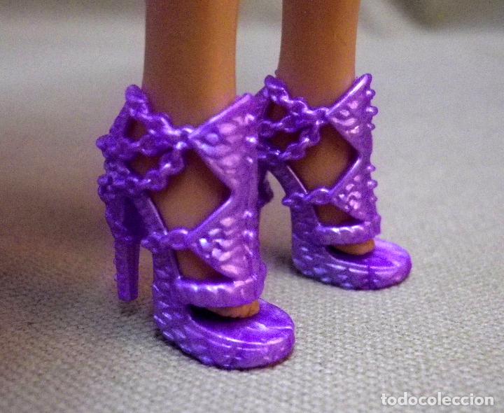 Barbie y Ken: COMPLEMENTO PARA MU&Ntilde;ECA BARBIE, ZAPATO - Foto 1