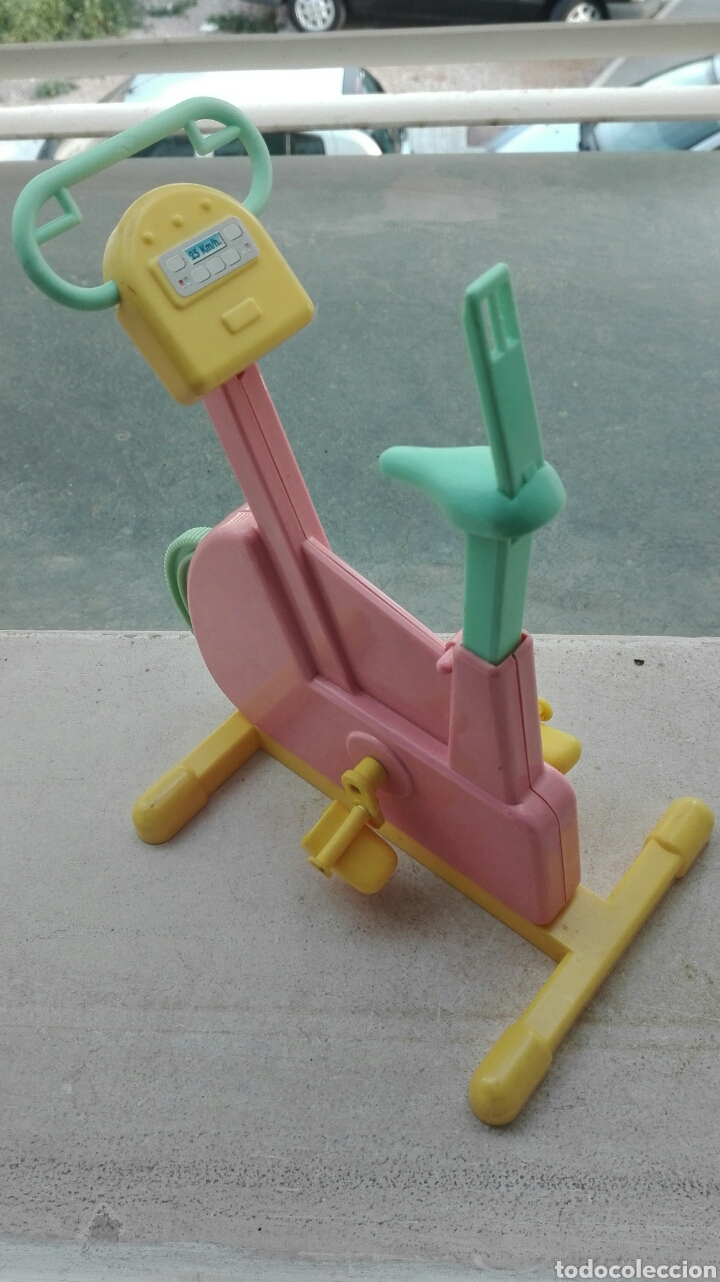 Barbie y Ken: Bicicleta Est&aacute;tica de Barbie - Foto 1