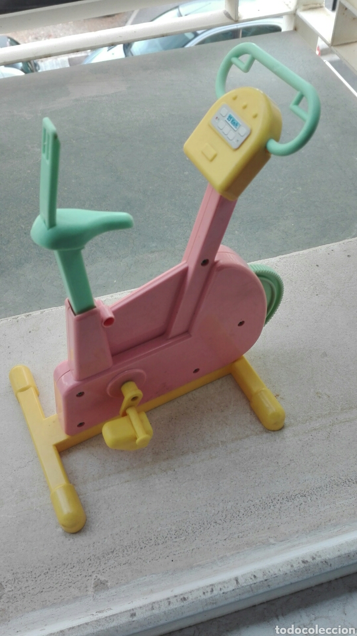 Barbie y Ken: Bicicleta Est&aacute;tica de Barbie - Foto 2