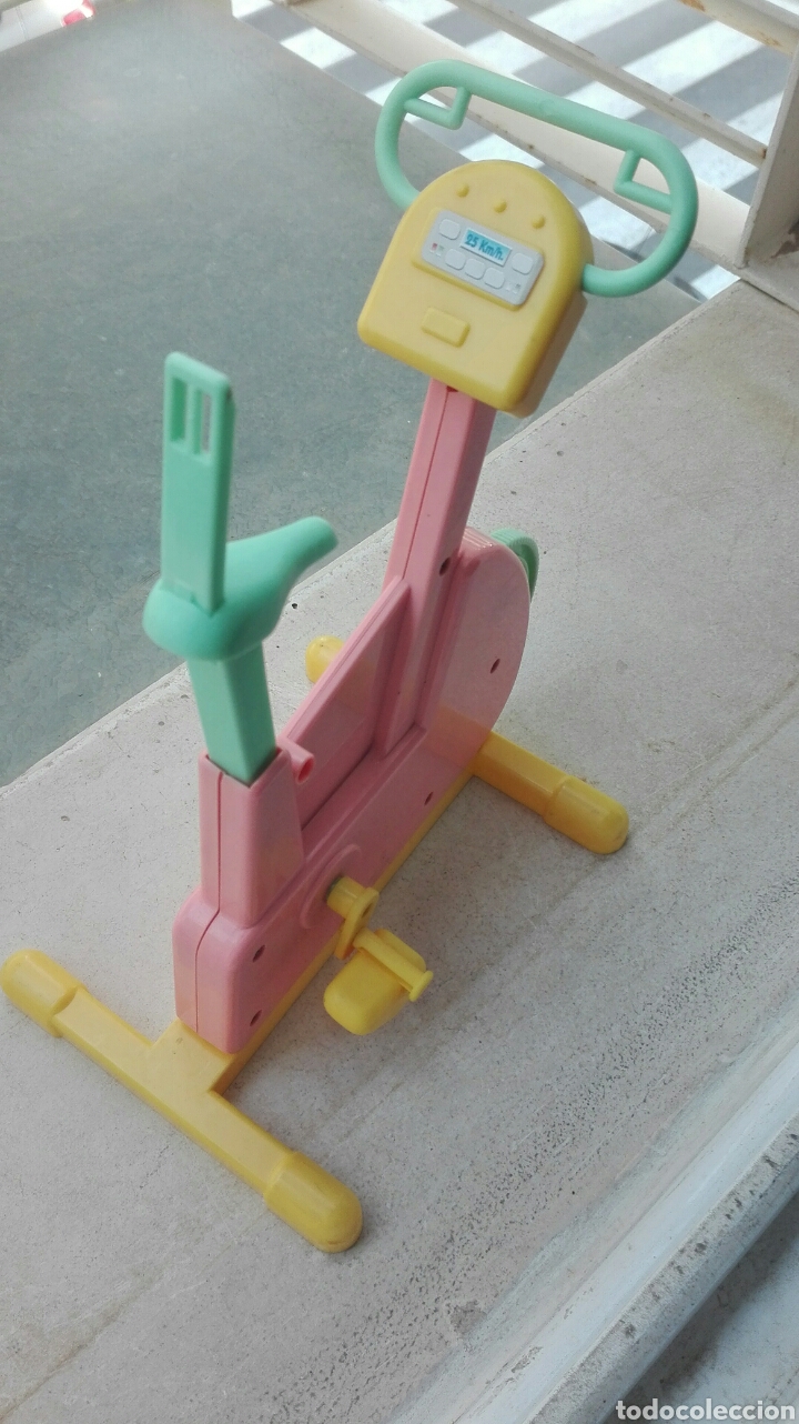 Barbie y Ken: Bicicleta Est&aacute;tica de Barbie - Foto 4