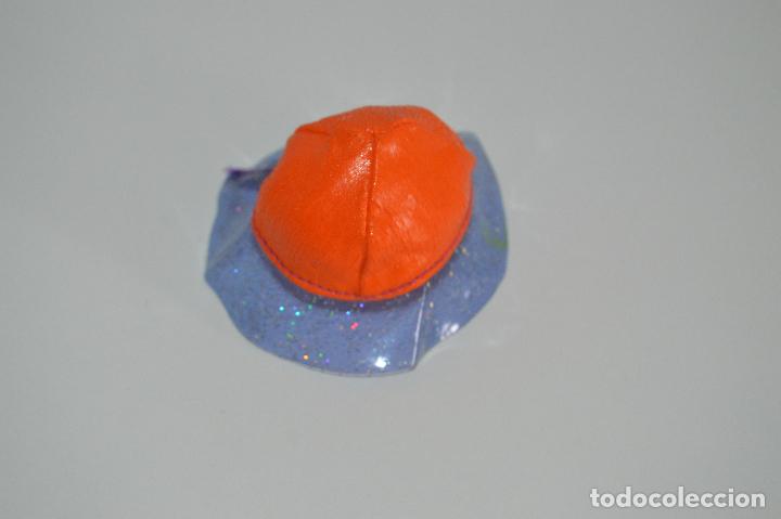 Barbie y Ken: Gorro de Mu&ntilde;eca barbie ucn - Foto 1