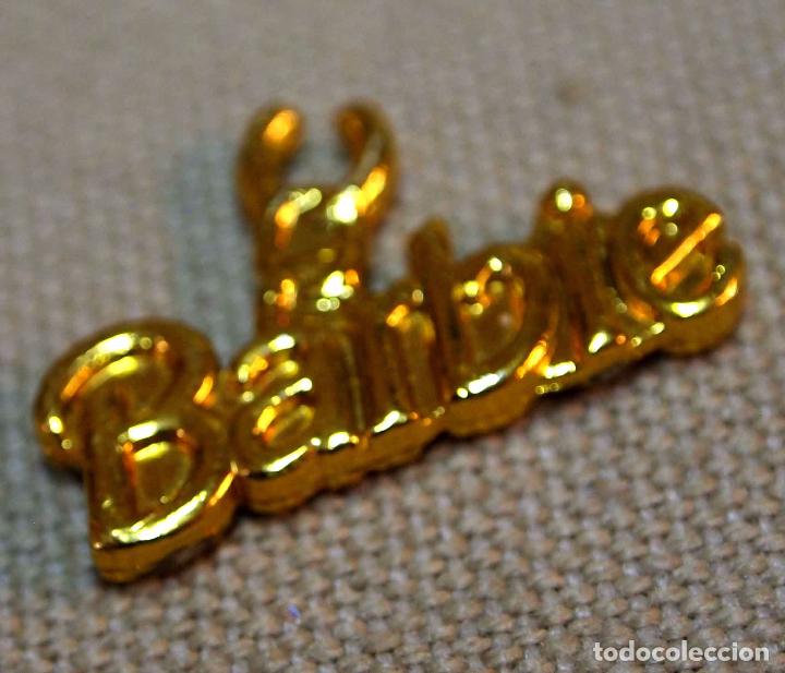 Barbie y Ken: ROPA Y COMPLEMENTOS DE MU&Ntilde;ECA MODERNA EXTRANJERA, MEDALLA, INSIGNIA, BARBIE - Foto 2