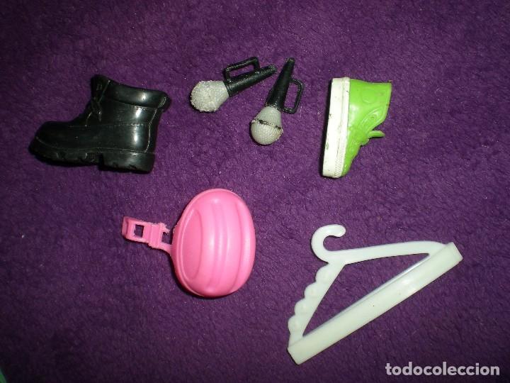 Barbie y Ken: accesorios antigua mu&ntilde;eca barbie? - Foto 2