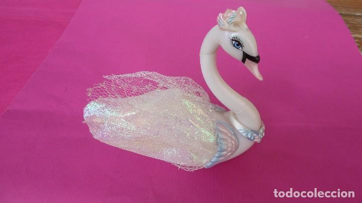 barbie y el lago de los cisnes online