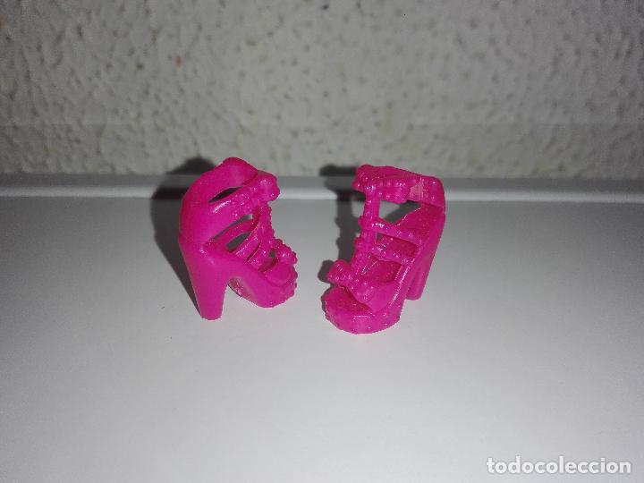 Barbie y Ken: Zapatos de mu&ntilde;eca barbie - Foto 3