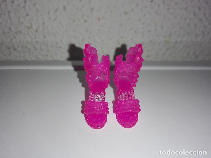 Barbie y Ken: Zapatos de mu&ntilde;eca barbie - Foto 2