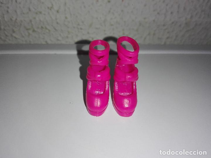Barbie y Ken: Zapatos de mu&ntilde;eca barbie - Foto 2