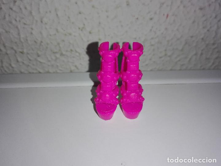 Barbie y Ken: Zapatos de mu&ntilde;eca barbie - Foto 2