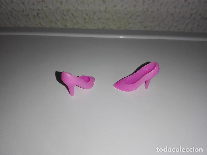 Barbie y Ken: Zapatos de mu&ntilde;eca barbie - Foto 3