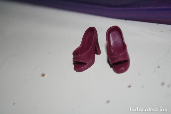 Barbie y Ken: botas mu&ntilde;eca barbie - Foto 1