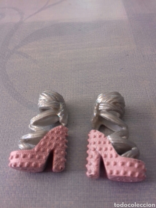 Barbie y Ken: Zapatos bota - Foto 1