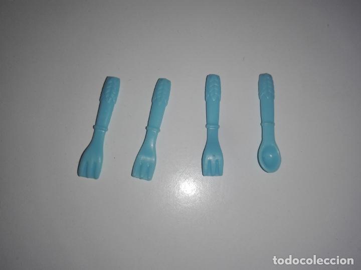 Barbie y Ken: Cubiertos para mu&ntilde;eca barbie c33 - Foto 1