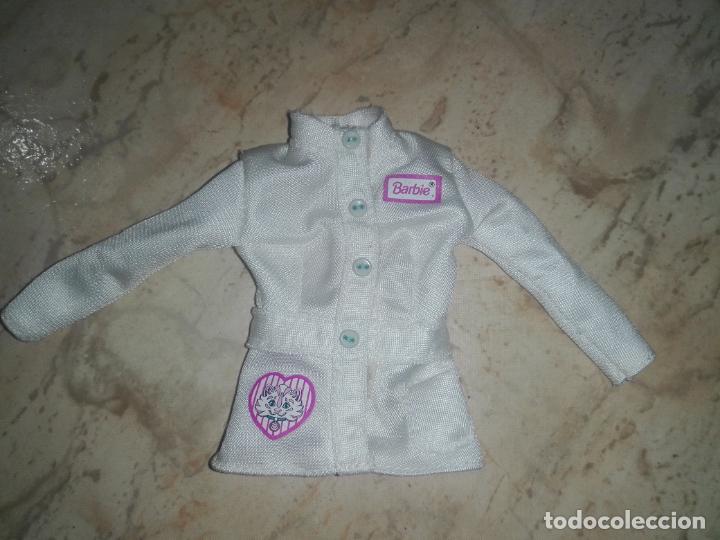 Barbie y Ken: Chaqueta de mu&ntilde;eca Barbie - Foto 1