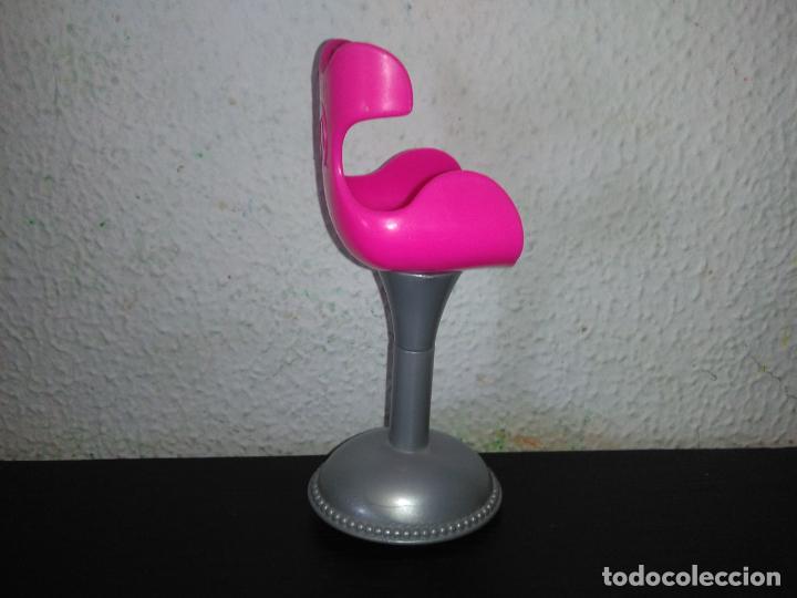 Barbie y Ken: Silla de mu&ntilde;eca Barbie - Foto 3
