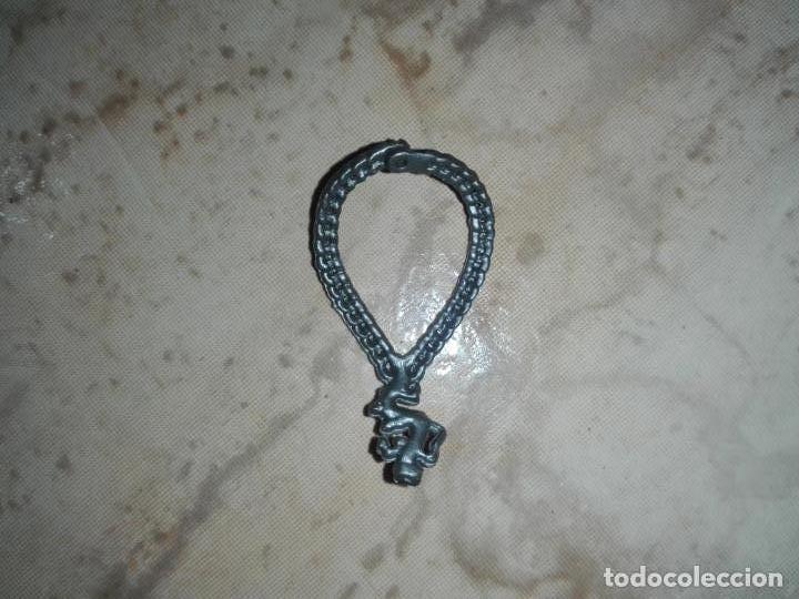 Barbie y Ken: Collar de mu&ntilde;eca Bratz o barbie - Foto 1