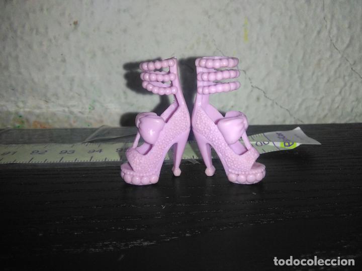 Barbie y Ken: Zapatos de mu&ntilde;eca Barbie - Foto 1