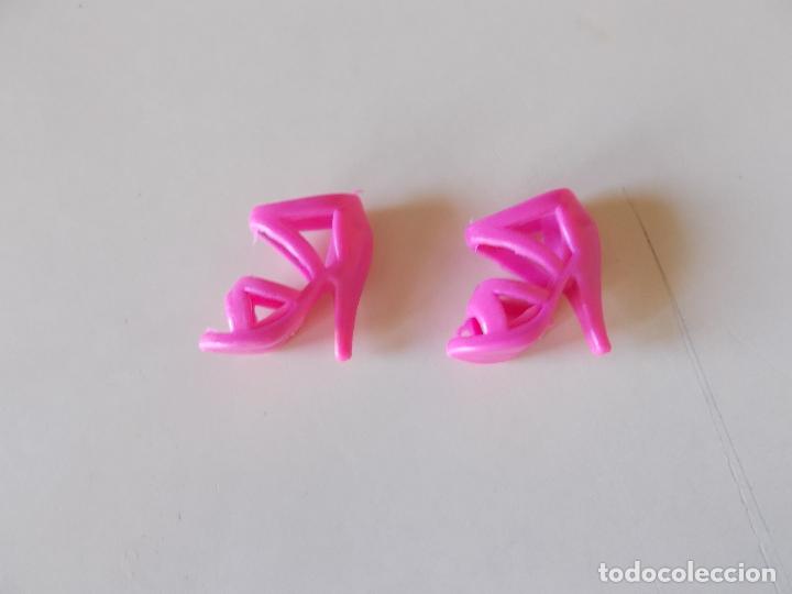 Barbie y Ken: Zapatos para Barbie - Foto 1