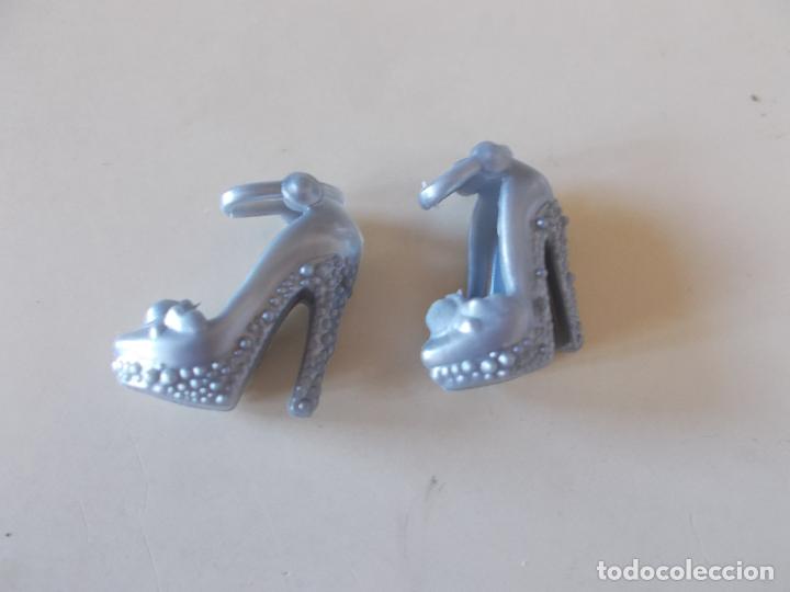 Barbie y Ken: Zapatos para Barbie - Foto 1