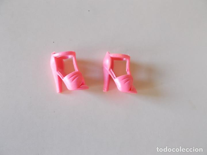 Barbie y Ken: Zapatos para Barbie - Foto 1