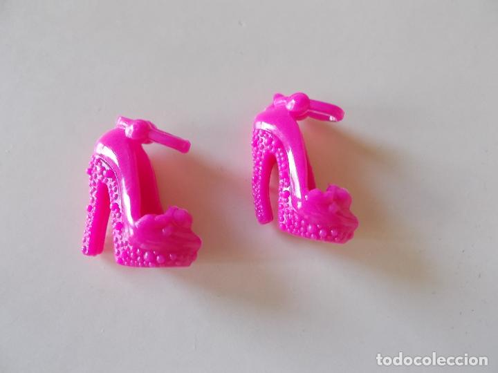 Barbie y Ken: Zapatos para Barbie - Foto 1