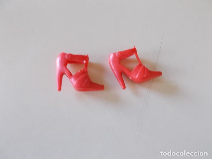 Barbie y Ken: Zapatos para Barbie - Foto 1