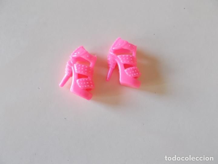 Barbie y Ken: Zapatos para Barbie - Foto 1