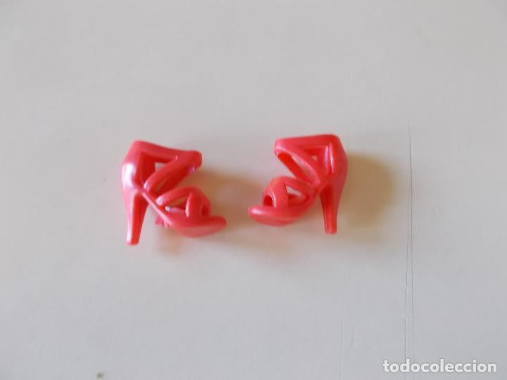 Barbie y Ken: Zapatos para Barbie - Foto 1