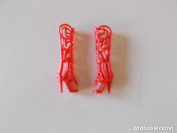 Barbie y Ken: Botas para Barbie - Foto 1