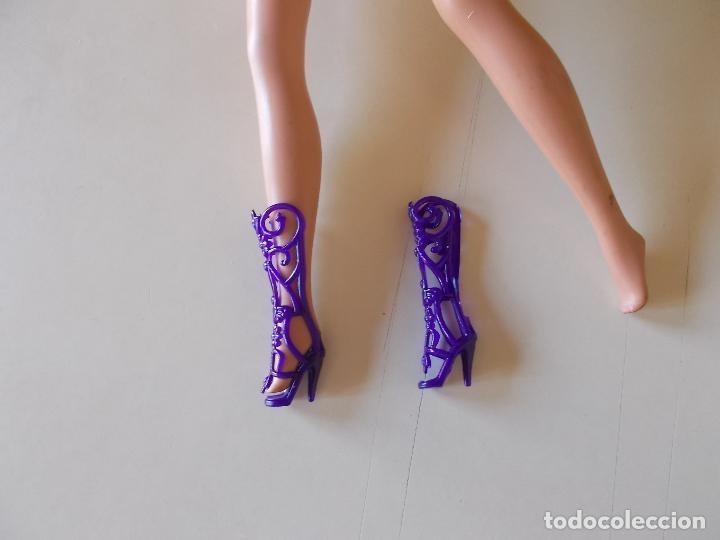 Barbie y Ken: Botas para Barbie - Foto 1