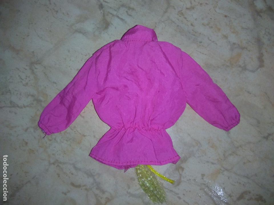Barbie y Ken: Chaqueta de mu&ntilde;eca barbie - Foto 2