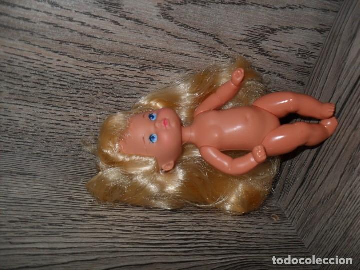 Barbie y Ken: MU&Ntilde;ECA BEBE rubia MU&Ntilde;ECA BARBIE PROFESORA - Foto 2
