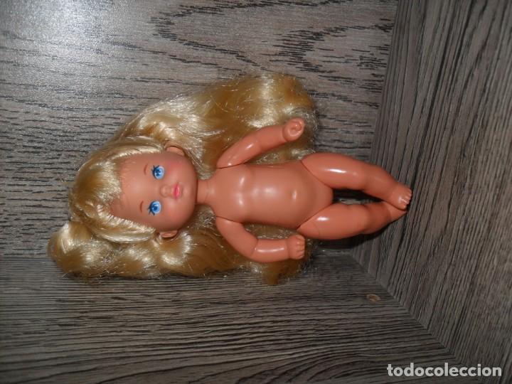 Barbie y Ken: MU&Ntilde;ECA BEBE rubia MU&Ntilde;ECA BARBIE PROFESORA - Foto 3