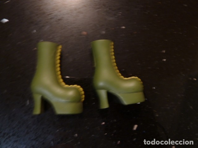 Barbie y Ken: Botas verdes plataforma. Barbie - Foto 1