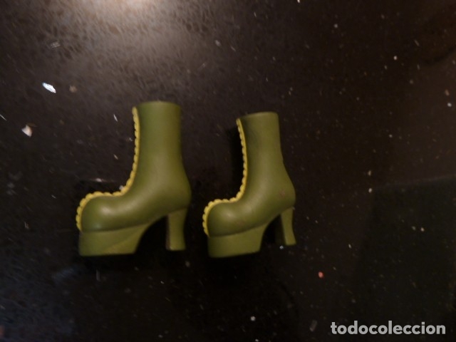 Barbie y Ken: Botas verdes plataforma. Barbie - Foto 2