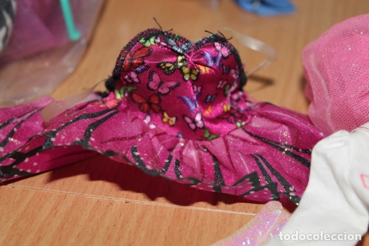 Barbie y Ken: lote vestidos mu&ntilde;eca barbie - Foto 3