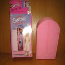 Barbie y Ken: ANTIGUO ARMARIO DE MUÑECA BARBIE. Lote 184774111