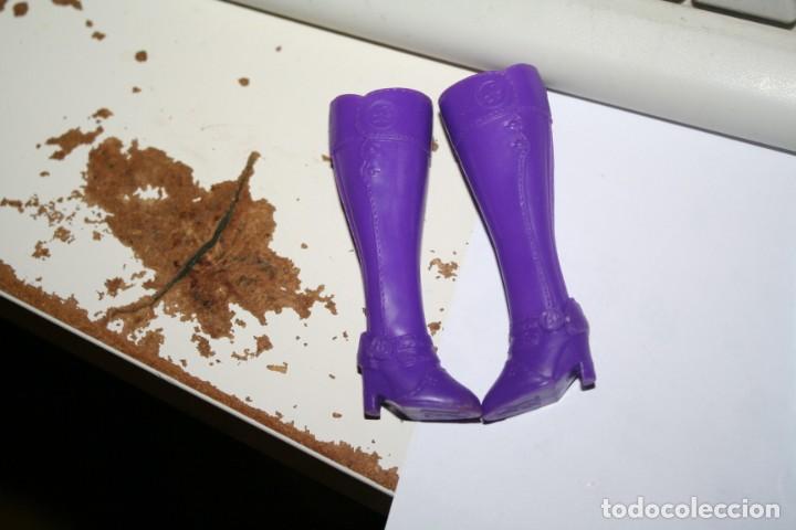 Barbie y Ken: bota originales mu&ntilde;eca barbie - Foto 1