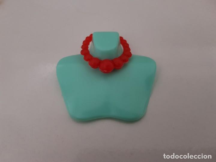 Barbie y Ken: Collar mu&ntilde;eca similar barbie - Foto 1