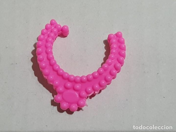 Barbie y Ken: Collar mu&ntilde;eca similar barbie - Foto 1