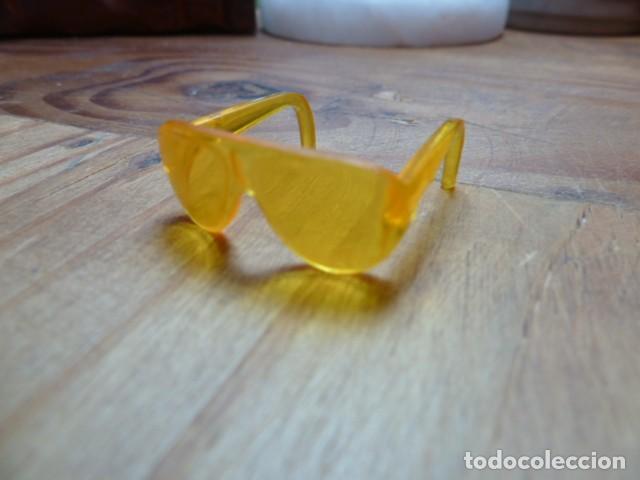 Barbie y Ken: Gafas amarillas. Barbie - Foto 1