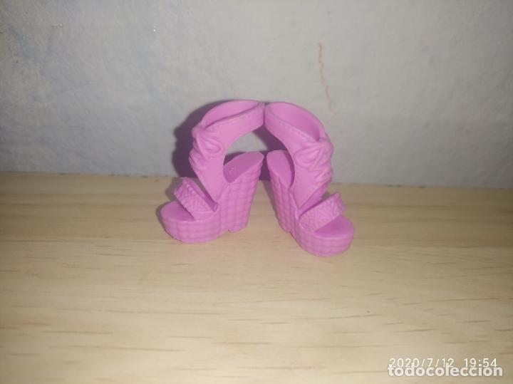 Barbie y Ken: Zapatos de mu&ntilde;eca barbie - Foto 1